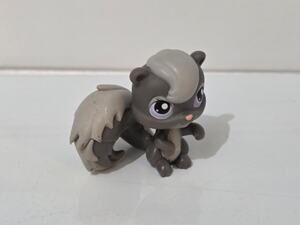 Hasbro Littlest Pet Shop #132 Gray Squirrel 2005